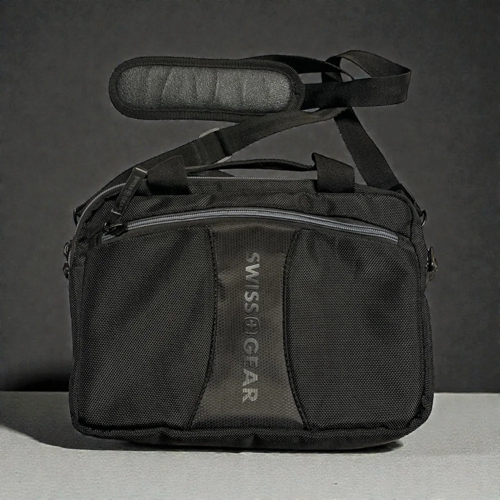 SWISSGEAR black tablet bag with cross body strap and handles zipper compartments